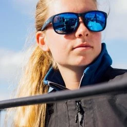 Gill Verso Sunglasses 12 Gill Verso Sunglasses -Professional Nautical Clothing Store 9740 Gill Verso Sunglasses Blue Lifestyle Front